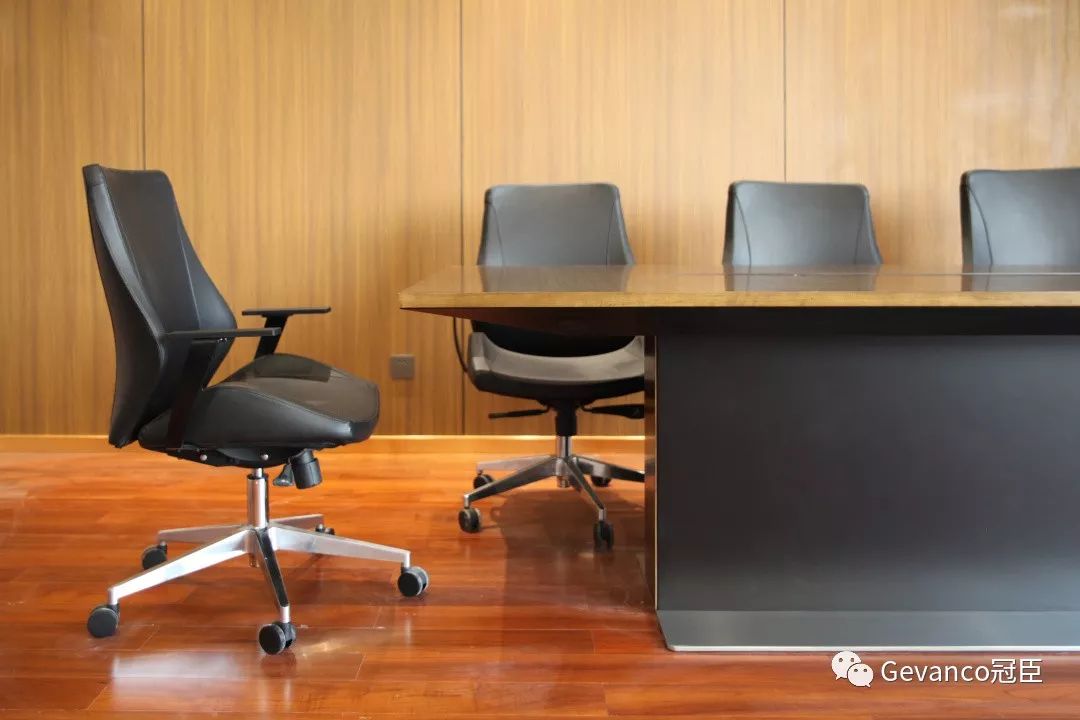 蠡口家具城逛了冠臣办公家具，让老板心动值拉满的办公家具原来长这样
