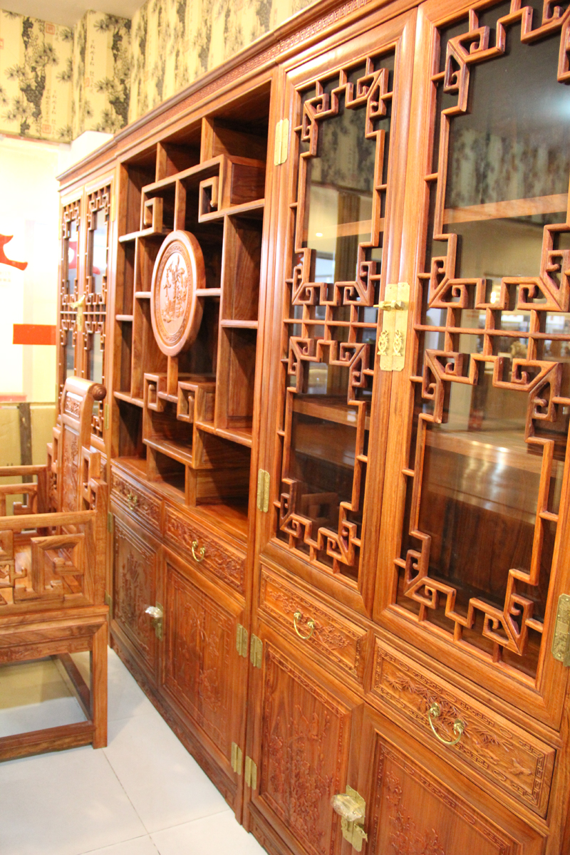 振鑫红木家具中式古典非洲花梨书房大班台+官帽椅+书柜