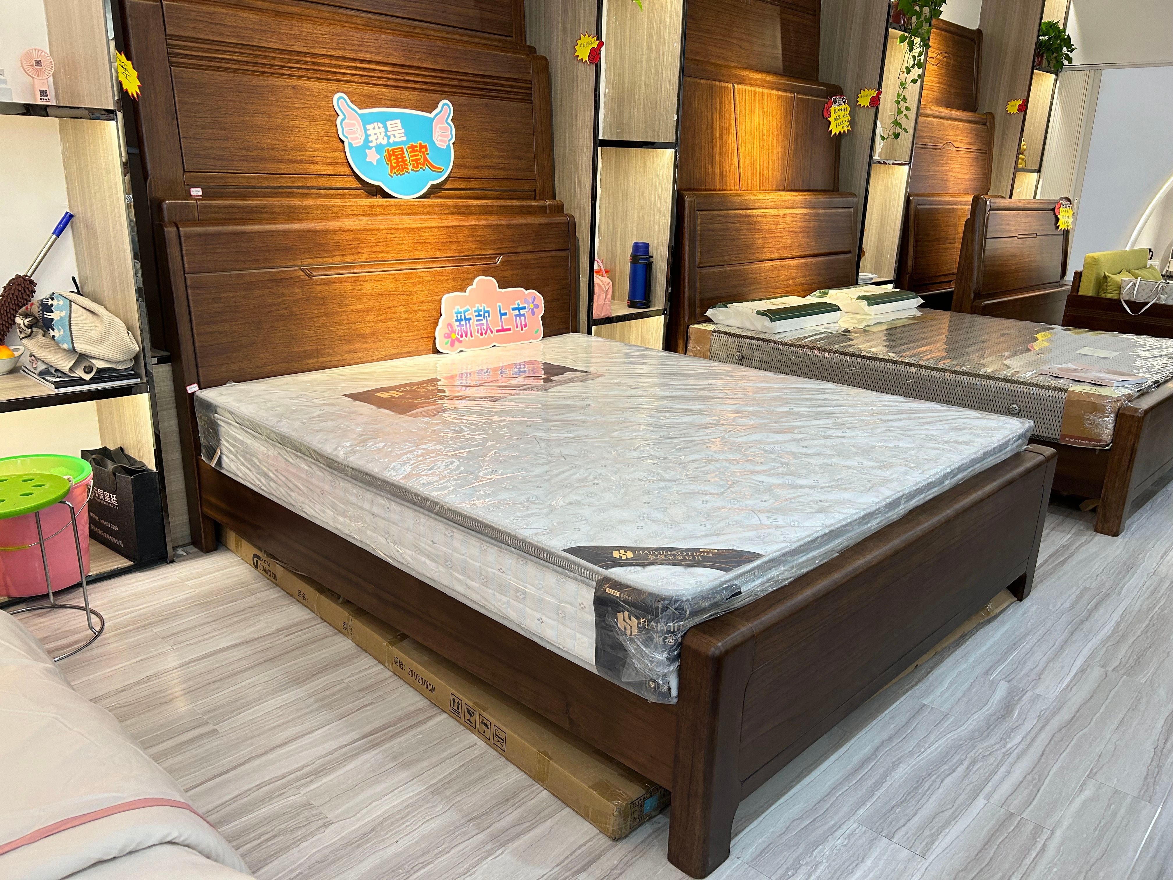 馨梦家具 现代风格胡桃木床3190026
