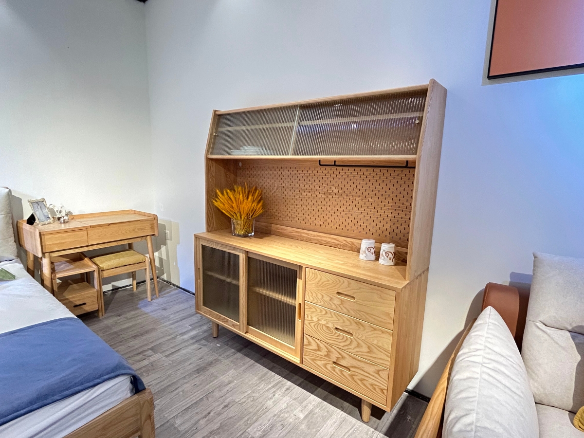 进鑫家具 北欧风格白蜡木全实木洞洞板餐边柜3200006