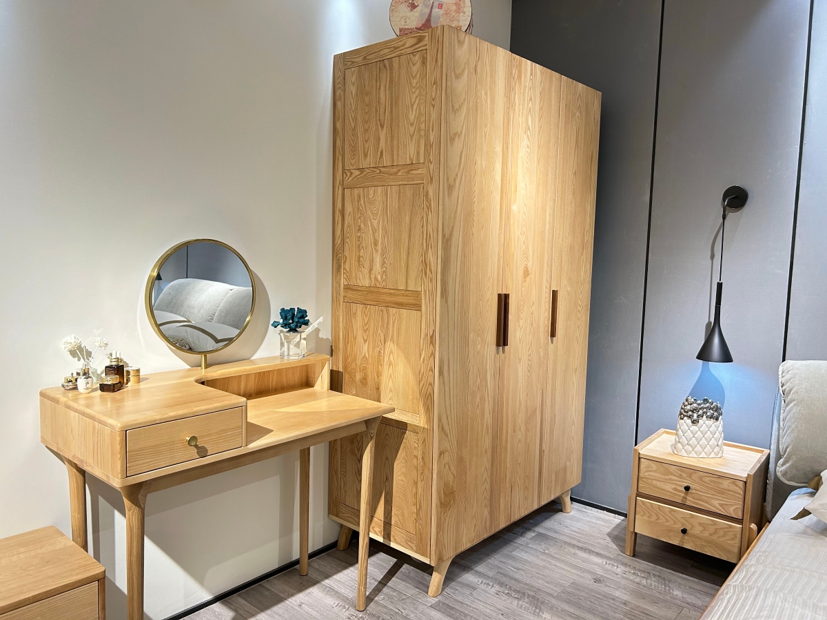 进鑫家具 北欧风格白蜡木实木衣柜3200022