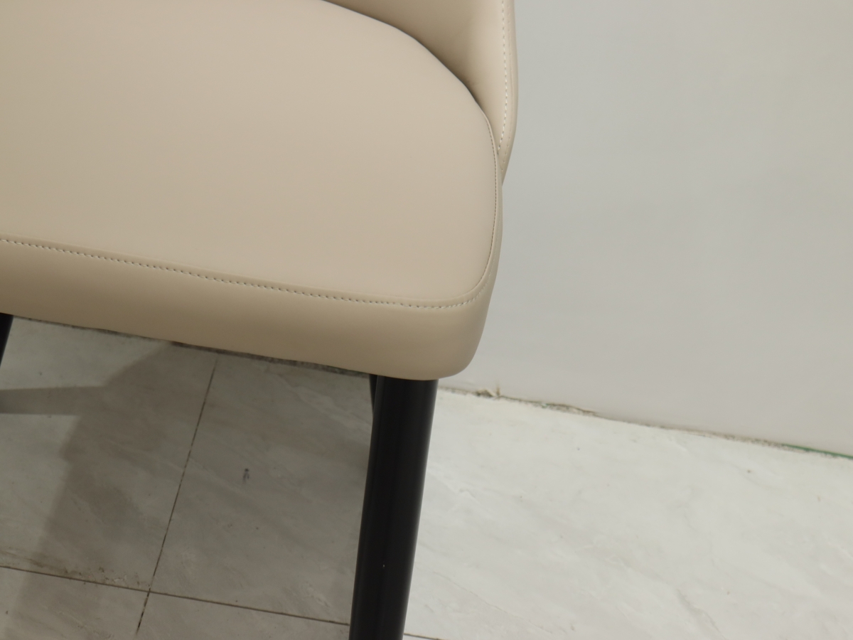 东墅一品客厅家具 现代风格超纤皮+实木腿餐椅3030017